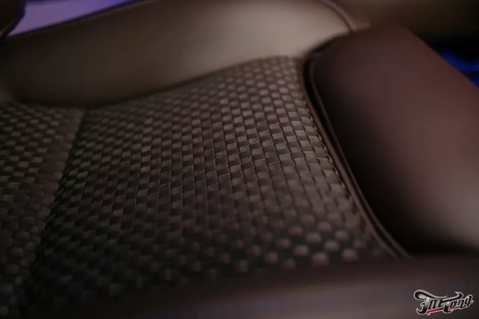 Перетяжка сидений Recaro для Honda Accord 7 в кожу и алькантару с плетением в стиле Bottega Veneta!